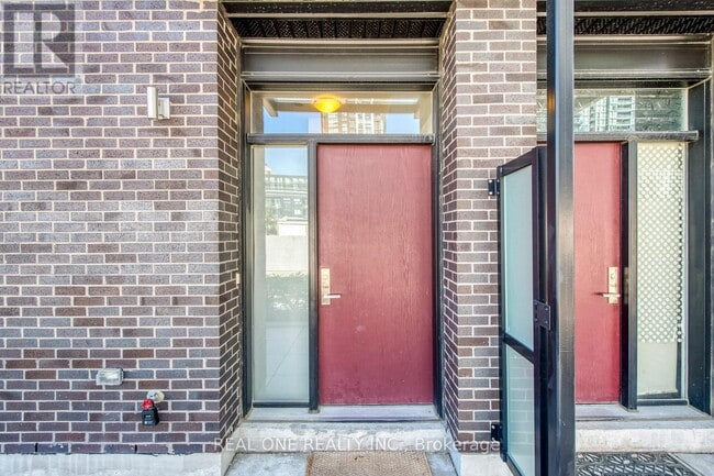 Building Photo - 4030-4030 Parkside Village Dr