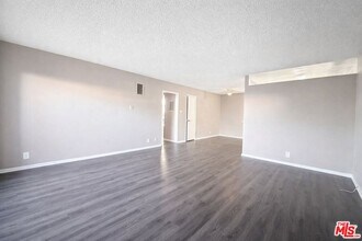 Building Photo - 1208 W Adams Blvd