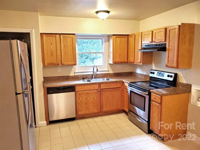 Building Photo - 2111 Lombardy Cir