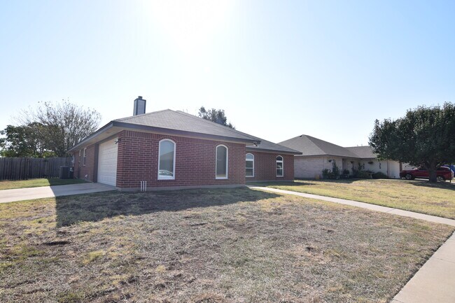 Foto del edificio - 4400 Lonesome Dove Dr