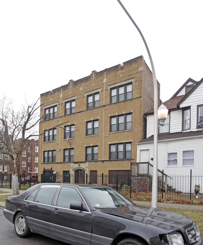 Building Photo - 2446 E 74th Pl