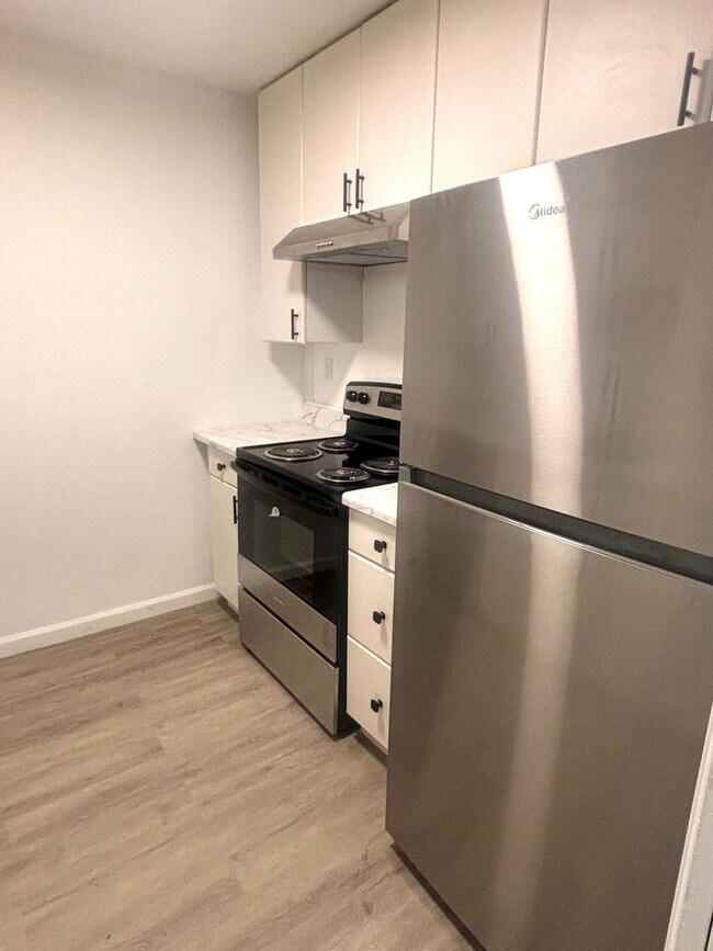 Foto del edificio - Stylishly Remodeled 2-Bedroom Gem in Redwood City