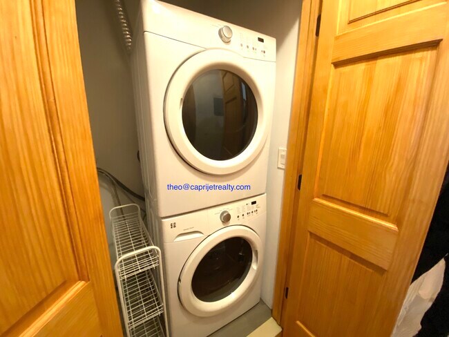 Foto del edificio - 118 Nassau Ave