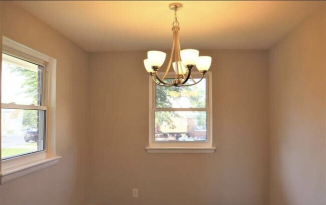 Building Photo - Single Family Home