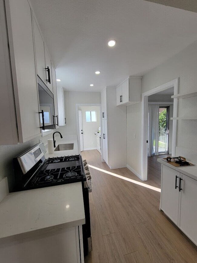 Building Photo - 249