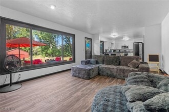 Building Photo - 6713 Farview Rd