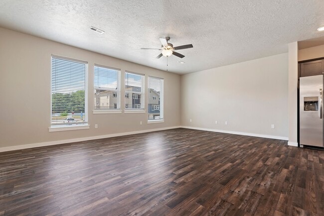 Building Photo - Can't miss Luxury New Townhome in West Bench!