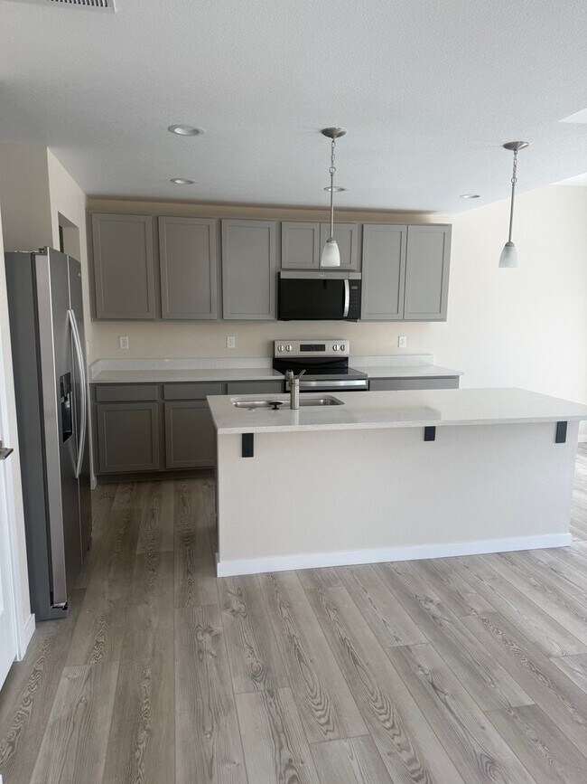 Foto del edificio - New Construction Townhome in University Park