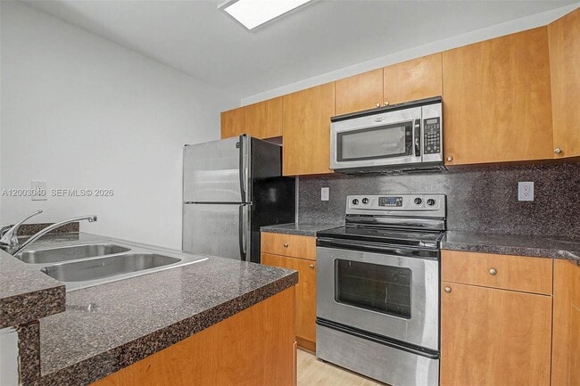 Building Photo - 11236 SW 132nd Ct W
