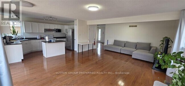 Photo du bâtiment - 912 Grenfell Dr
