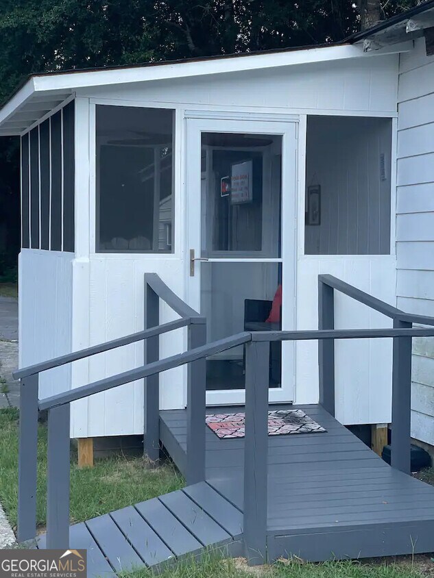 623 College St Unit B, Eastman, GA 31023 Room for Rent in Eastman, GA