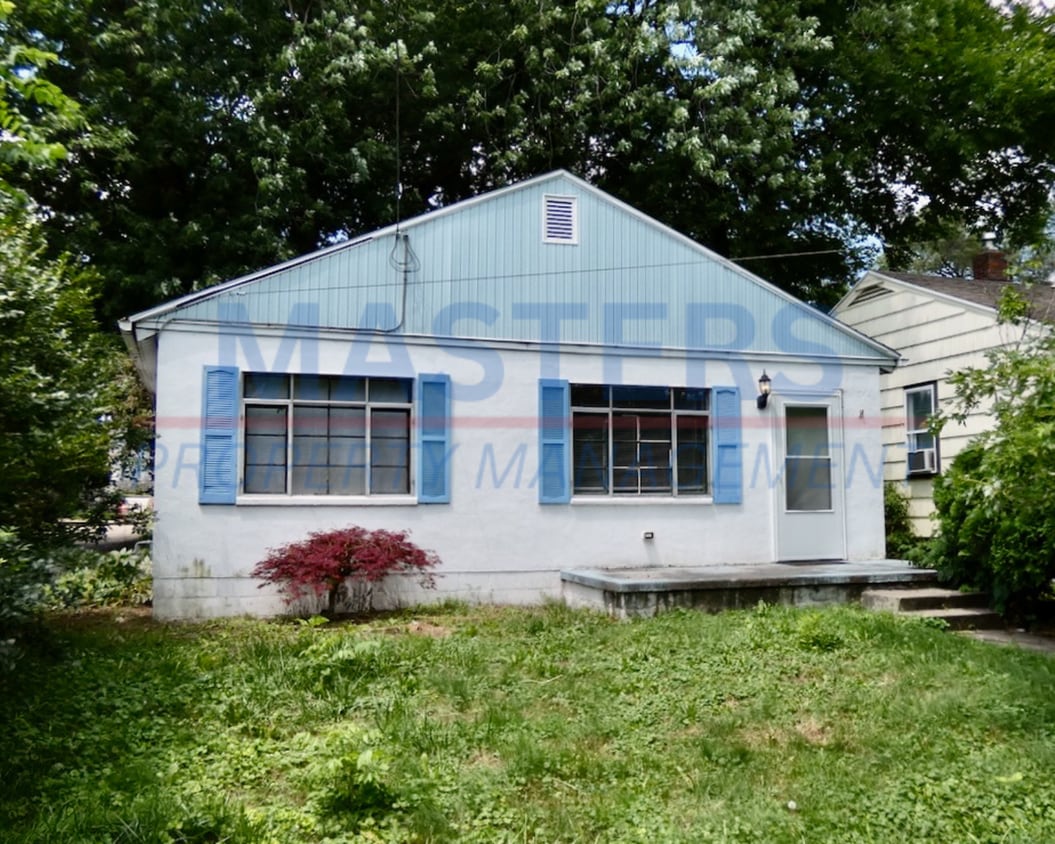 Primary Photo - 2 Bed 1 Bath House