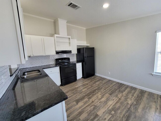 Foto del edificio - 8407 Riverstone Dr