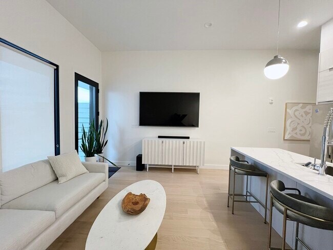 Foto del edificio - 360 Meridian St