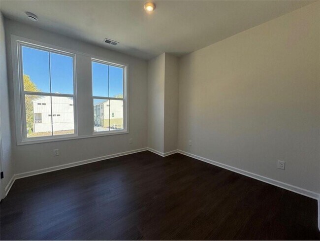 Foto del edificio - 1393 Breezy St SE