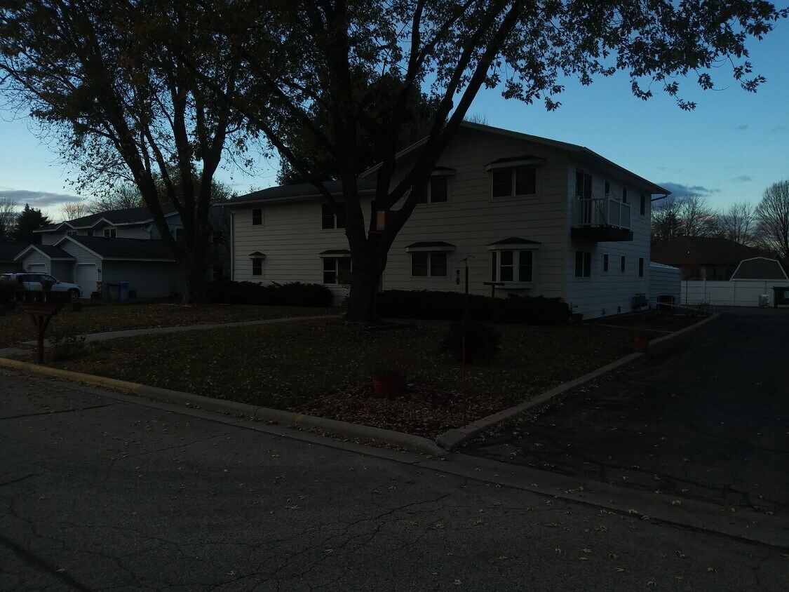 Building Photo - 1340 Lincoln Ave