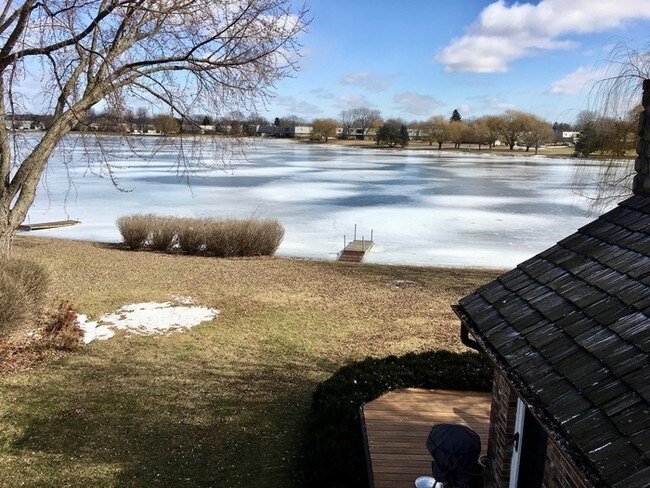 Foto del edificio - 755 Leicester Rd. Elk Grove Village, IL 60007