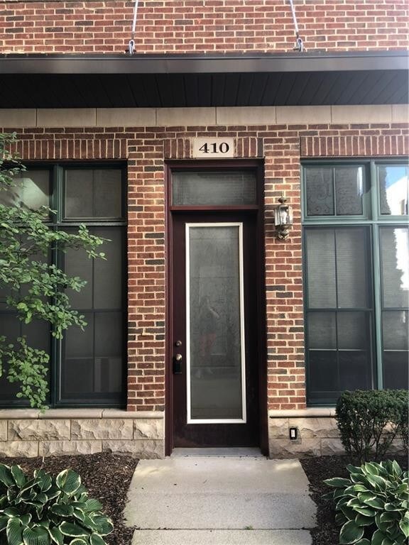 Building Photo - 410 Lewis St