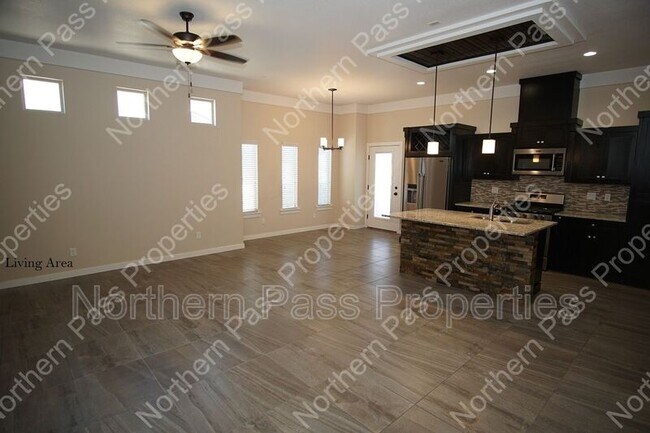 Building Photo - 14829 David Latin