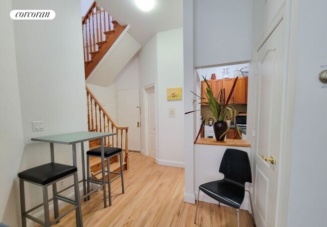 Foto del edificio - 344 E 51st St