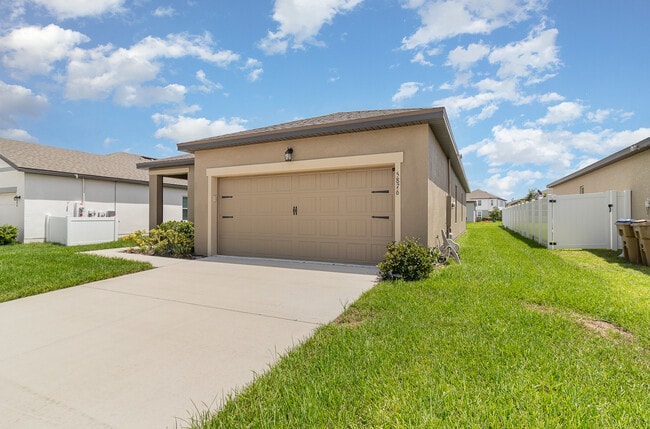 Building Photo - 5876 Bovine Dr