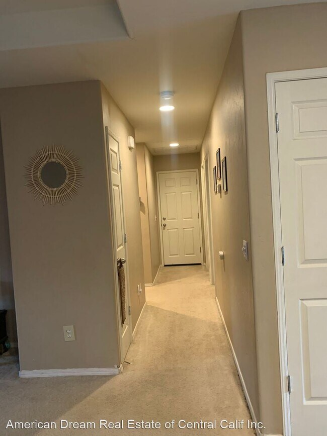 Building Photo - 3 br, 2 bath House - 1435 Castoro Way