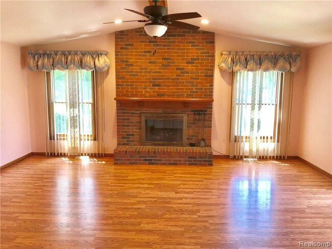 Building Photo - 29691 Canterbury Ct