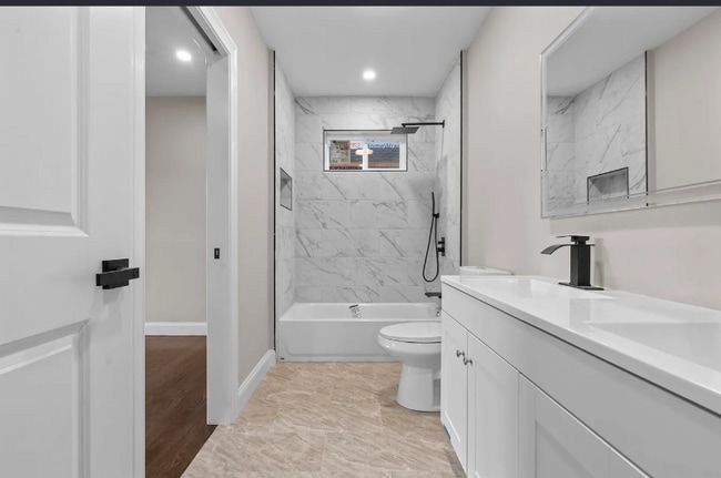 Building Photo - 289 Harriet St