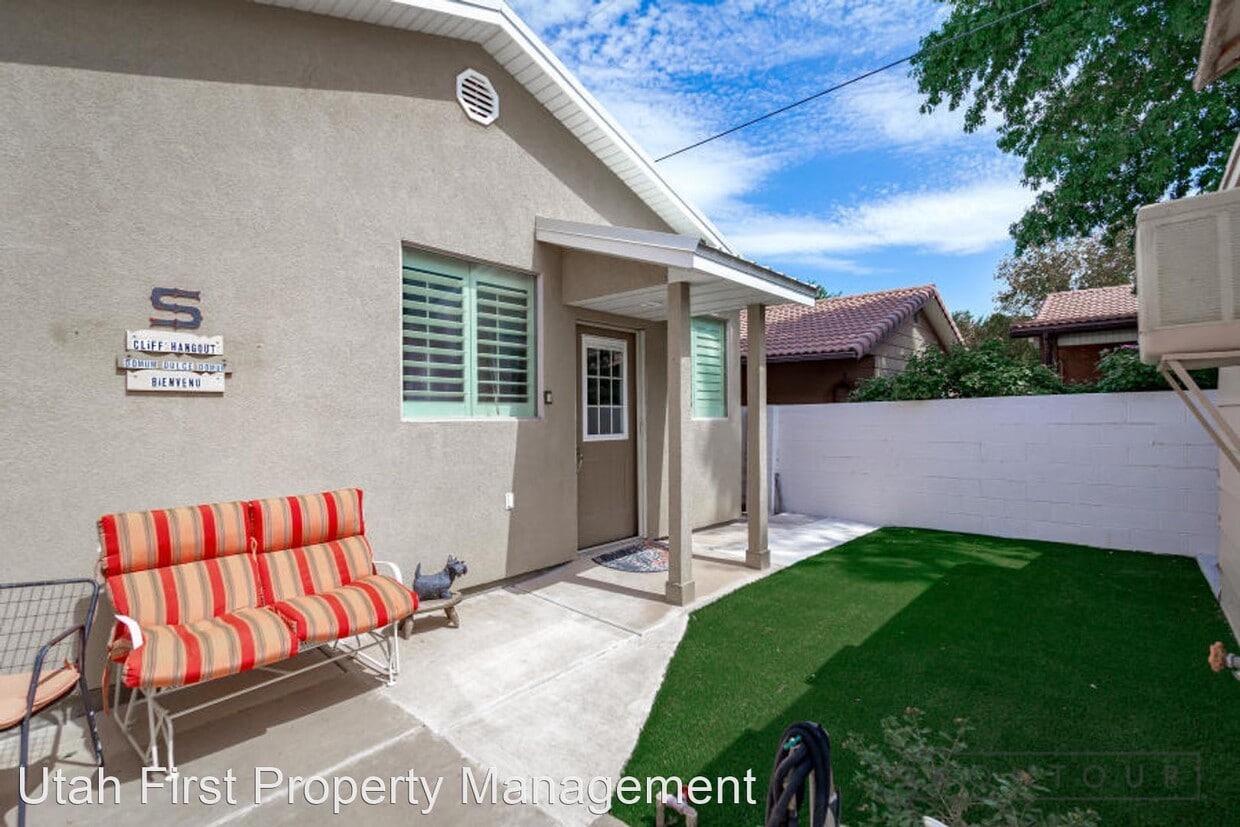 2 br, 1 bath House 349 S 460 W Back House House Rental in Hurricane