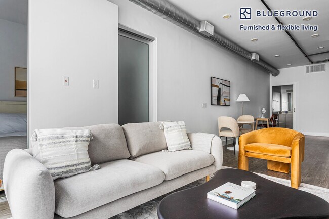 Foto del edificio - 3838 Dunn Dr