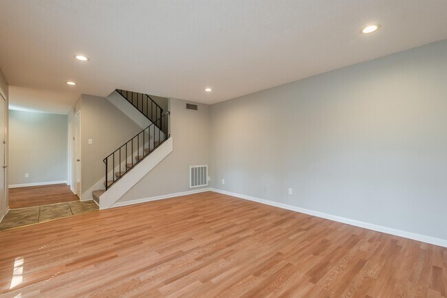 Foto del edificio - 502 Cedartop Ln NW