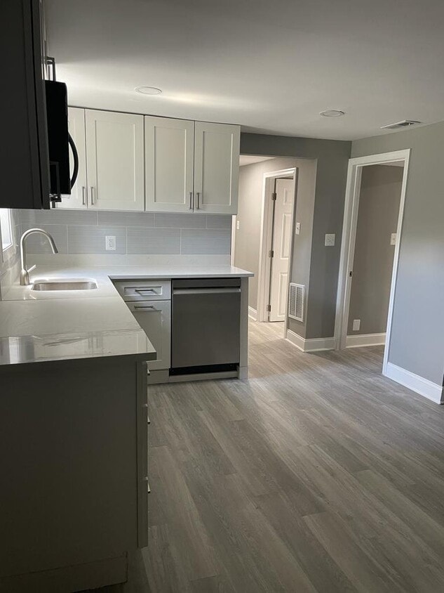 Photo - 5013 Nantucket Rd (College Park, MD)