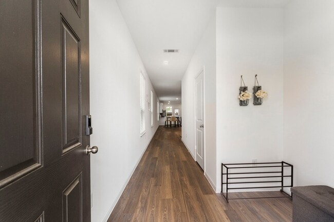 Foto del edificio - 14483 Cedar Ledge Ln