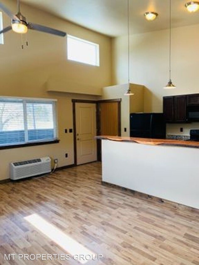 Foto principal - 630 N 5th St W