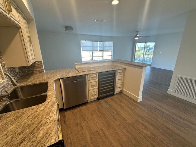 Building Photo - Waterfront 2 Bedroom 2 Bathroom Condo- Ava...