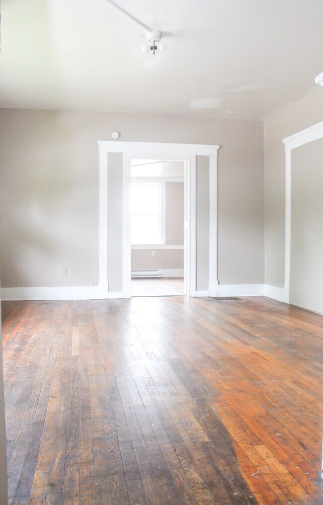 Foto del edificio - 437 N Salisbury St