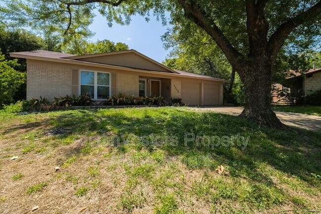 Building Photo - 8600 Clarewood Cir