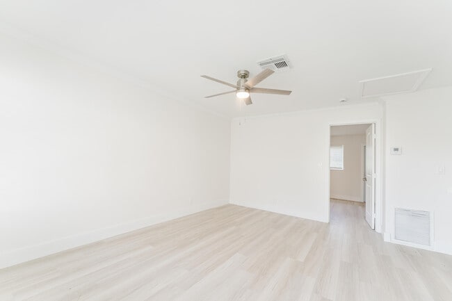Foto del edificio - 3420 NE 16th Terrace