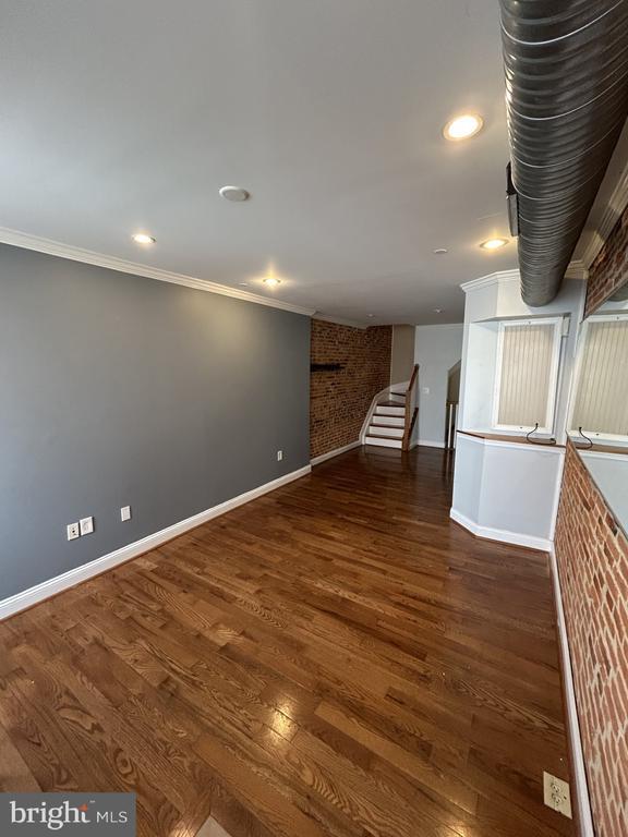 Foto del edificio - 113 N Bradford St