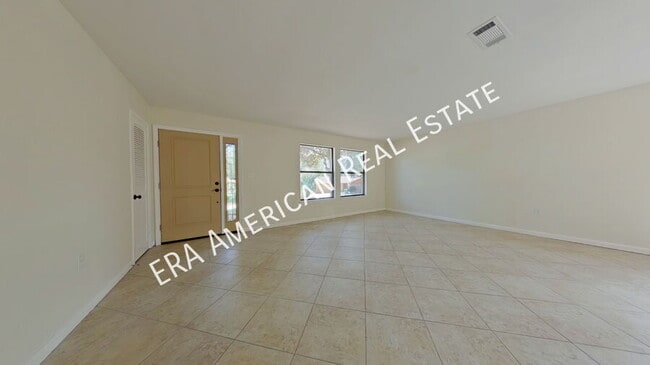 Building Photo - 306 Somerset Dr