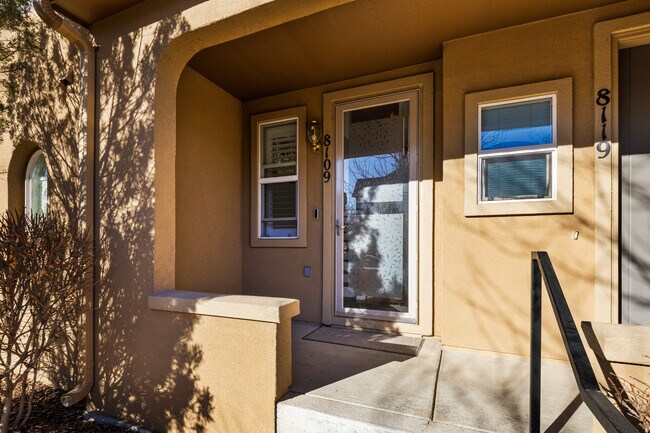 Foto del edificio - 8109 E 28th Pl