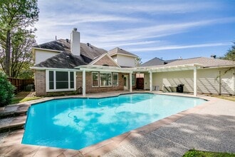 Building Photo - 5125 Carriage Bend Dr