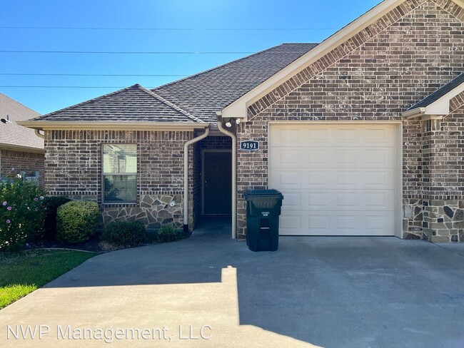 Foto del edificio - 2 br, 2 bath House - 9191 Shadow Oak Drive