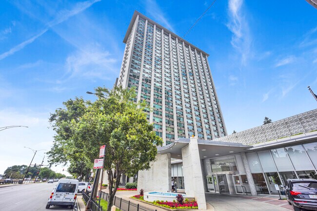 Building Photo - 3600 N Lake Shore Dr