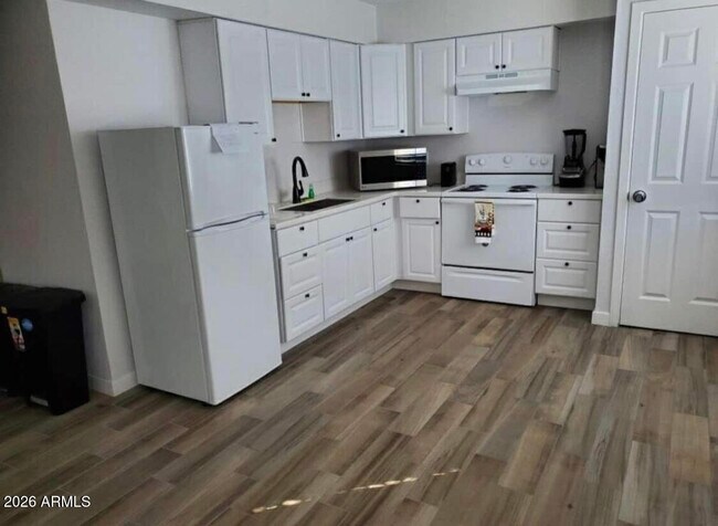 Foto del edificio - 2912 E Roeser Rd