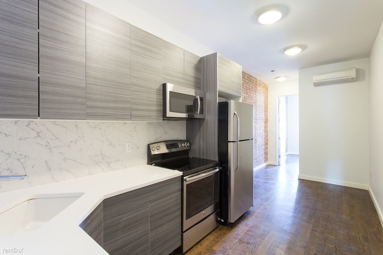 Foto principal - 894 Jefferson Ave