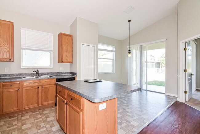 Foto del edificio - 9252 Zincoe Ln