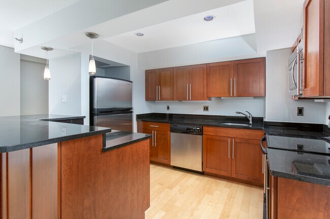 Building Photo - 1600 Beacon St