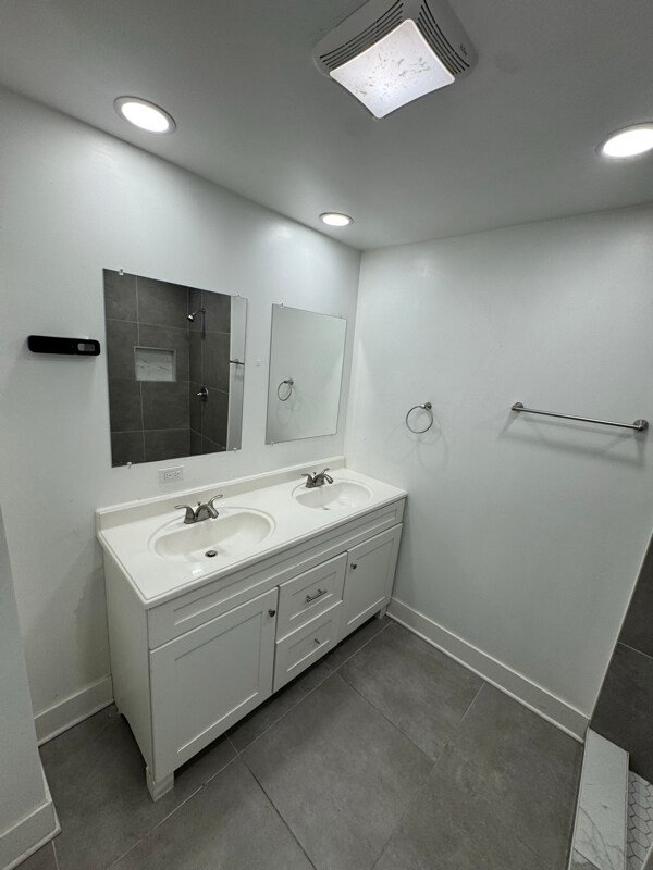 Foto del edificio - 3351 W 38th Pl