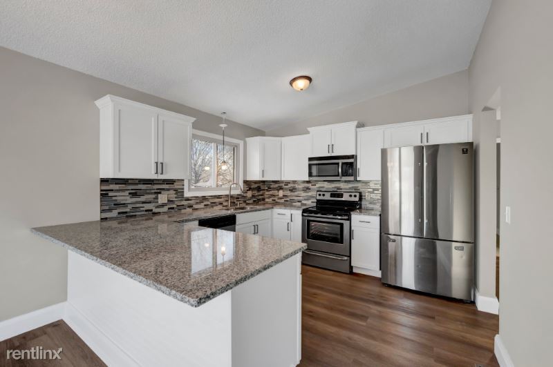 Foto principal - 5 br, 2 bath House - 1700 83rd Ave N